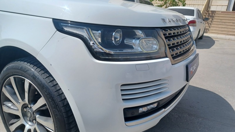 Used 2017 Range Rover Vogue for sale in Riyadh